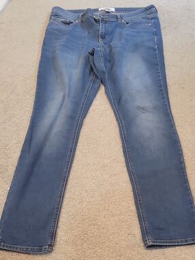 Jordache Women's Faded Blue Straight-Leg Jeans
